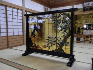 宗運寺屏風ステンドグラス
